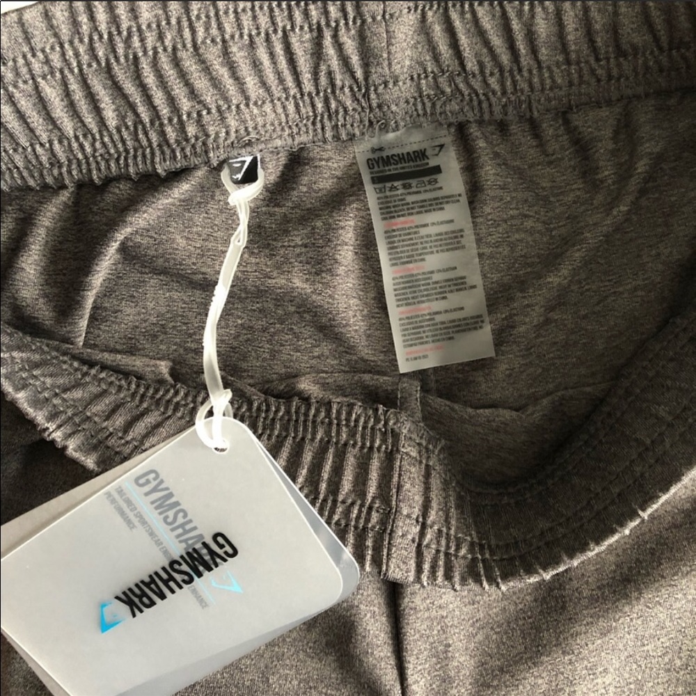 Gym shark leggings